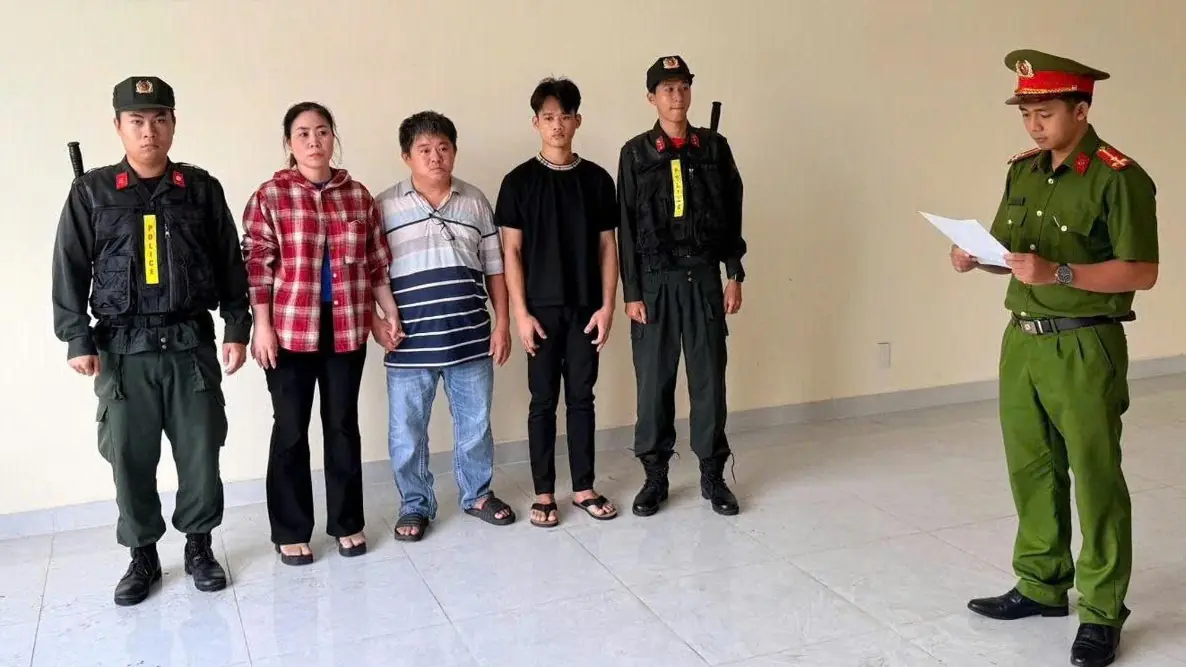 Bắt giam chủ cơ sở Châu Phát sản xuất 800 tấn mỳ trộn hóa chất